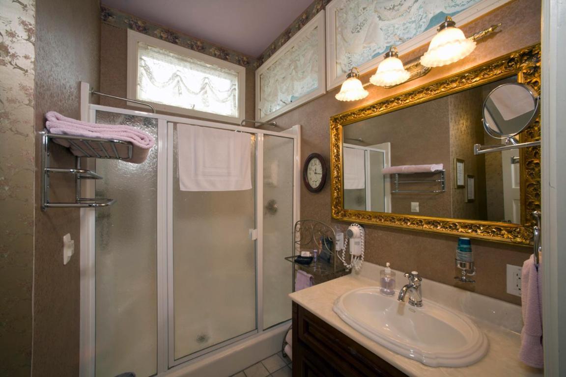 Port City Victorian Inn Muskegon Eksteriør billede