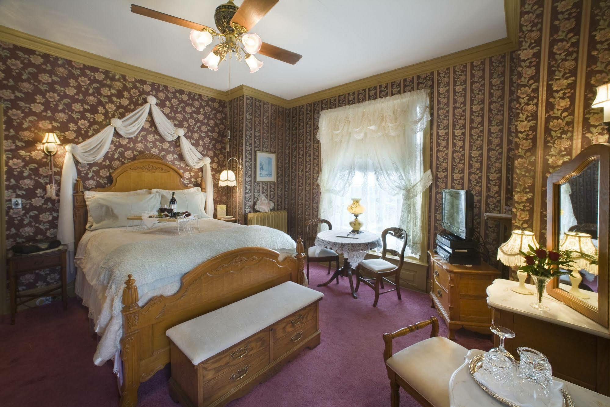 Port City Victorian Inn Muskegon Eksteriør billede