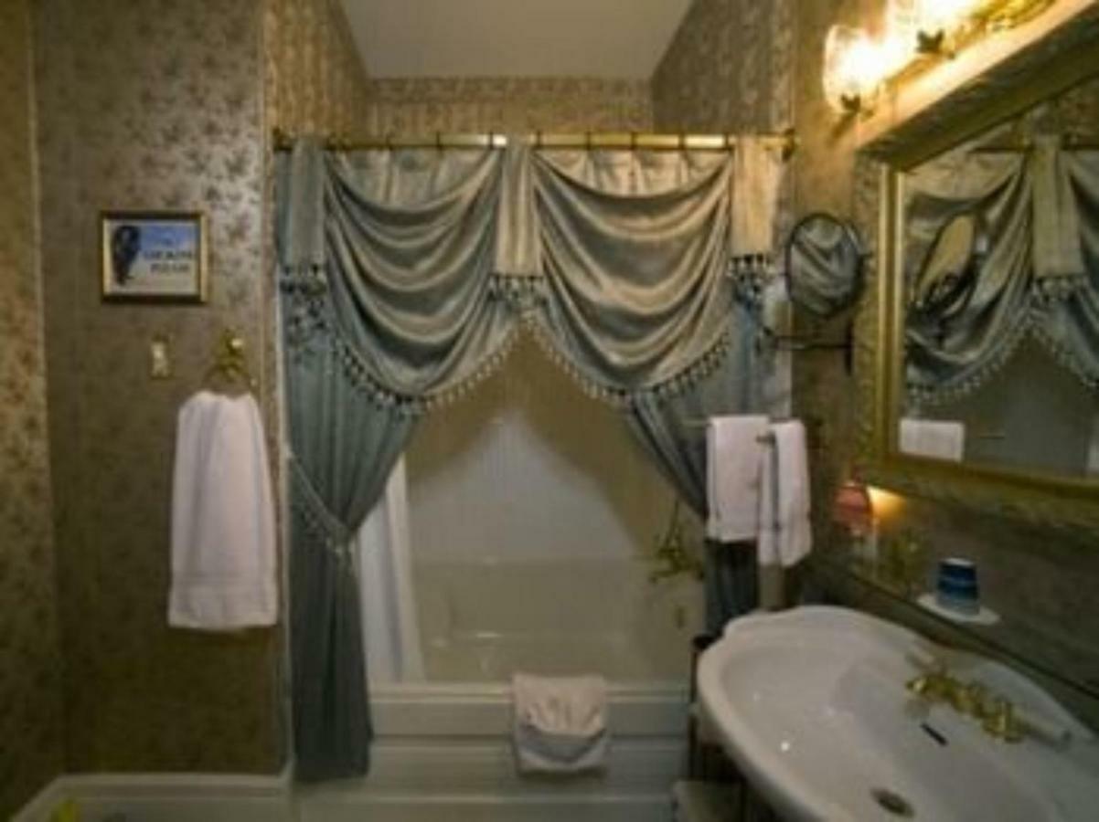 Port City Victorian Inn Muskegon Værelse billede