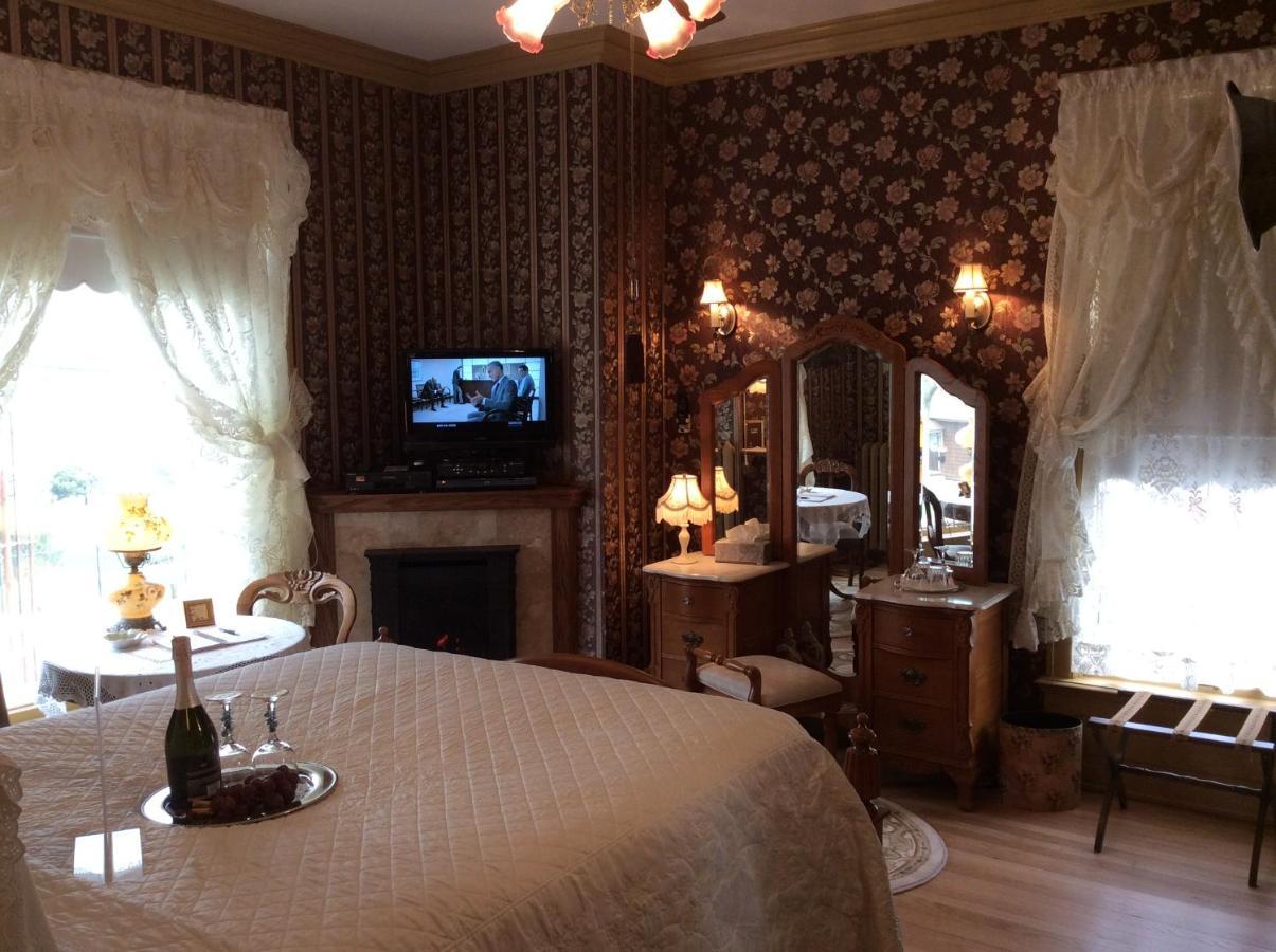 Port City Victorian Inn Muskegon Eksteriør billede